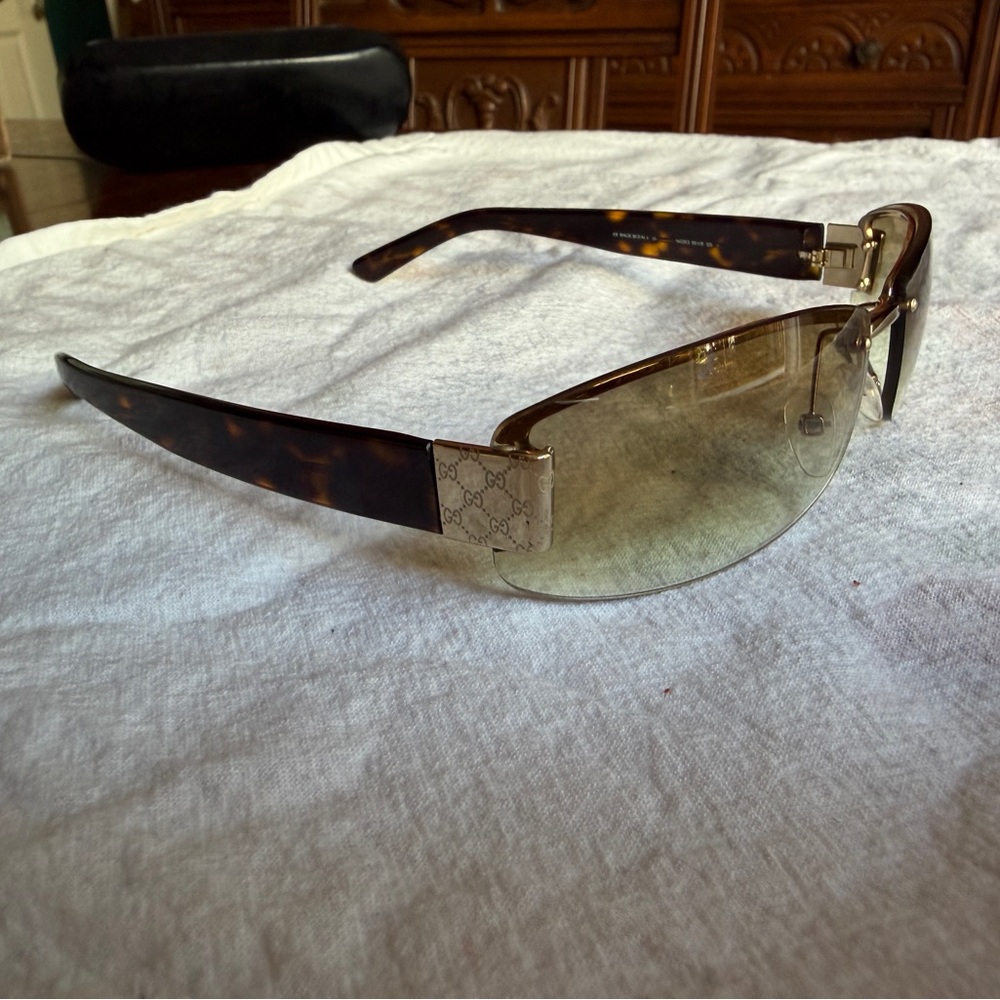 Gucci Sunglasses NQ3K3 Brown Tortoise / Brown Lenses w Gold Accents